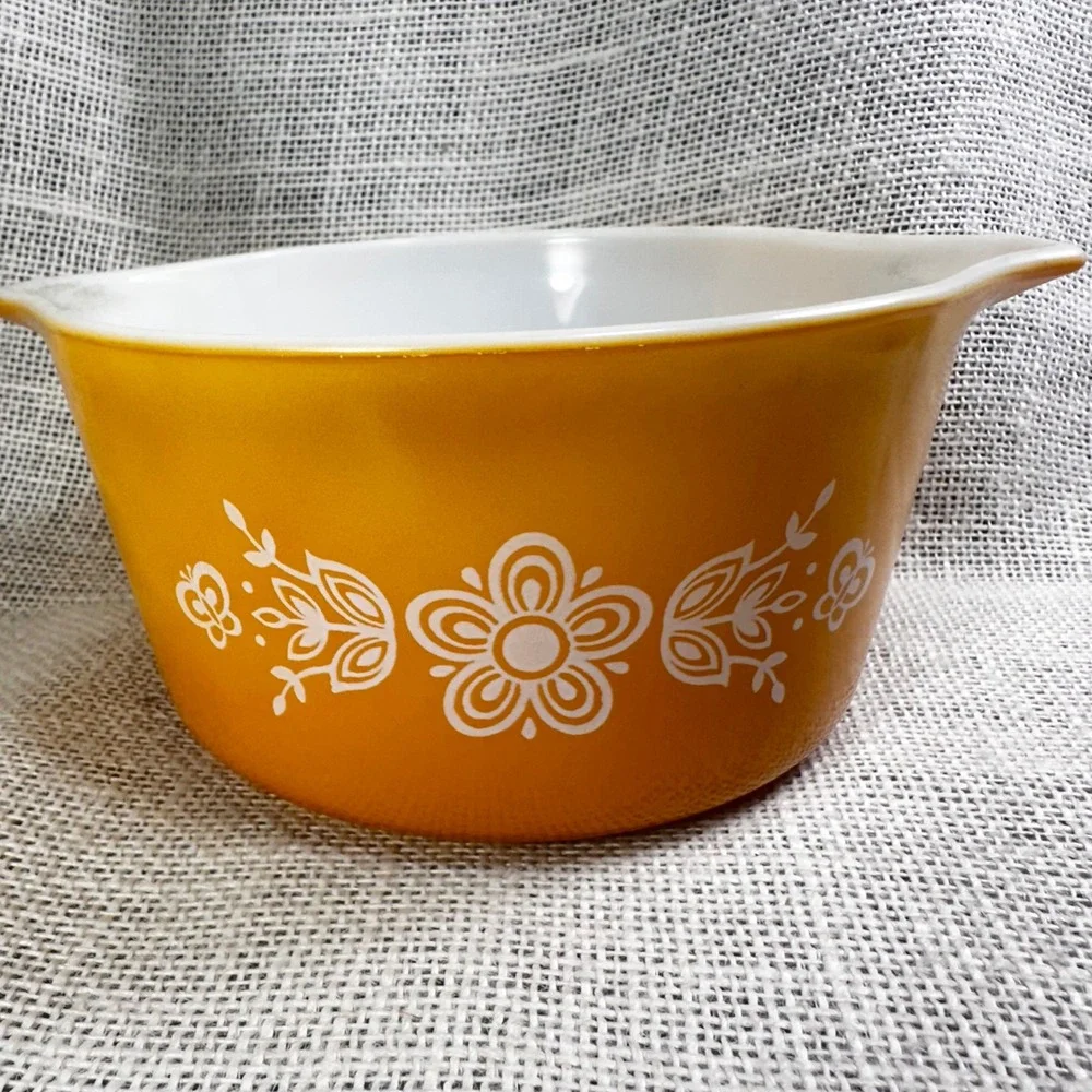 Vintage Pyrex 473-B Butterfly Gold 1 Qt Cinderella Casserole Dish No Lid